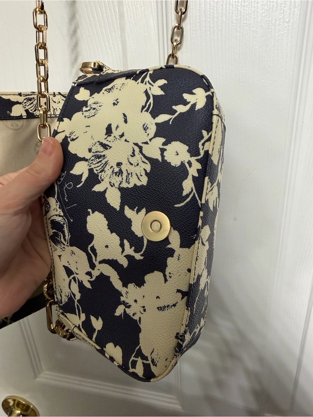 Tory Burch Navy Floral Chain Shoulder Bag - Picture 16 of 16